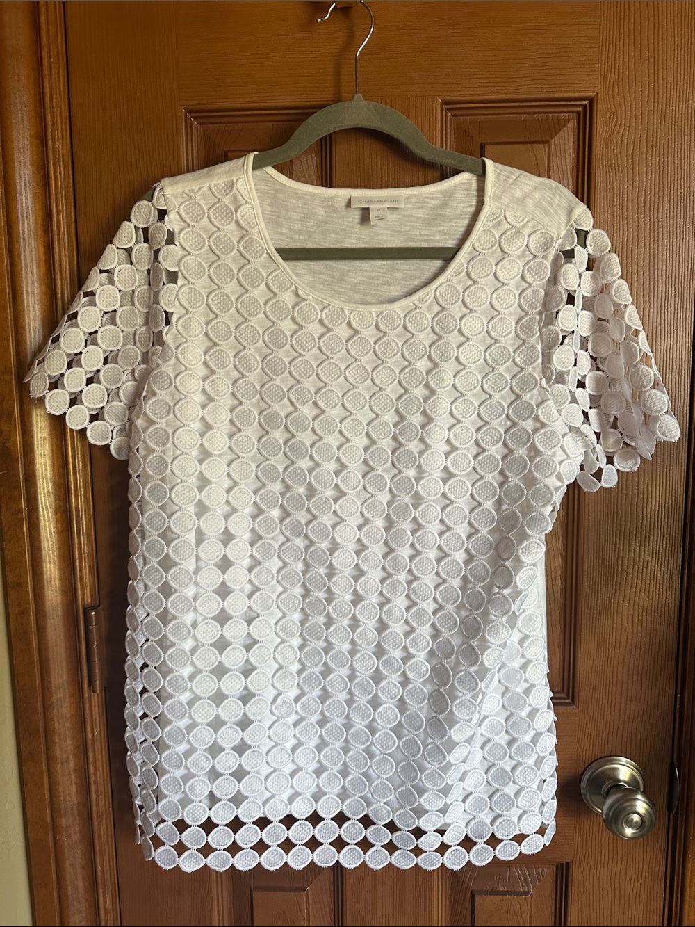 Women's Charter Club White Circle Appliqué Overlay Short Sleeve Tee, size Medium